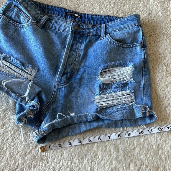 Fashion Nova distressed jean shorts size xl - Picture 8 of 16